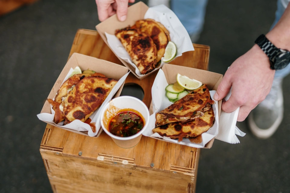 Launnie Harvest Market 32