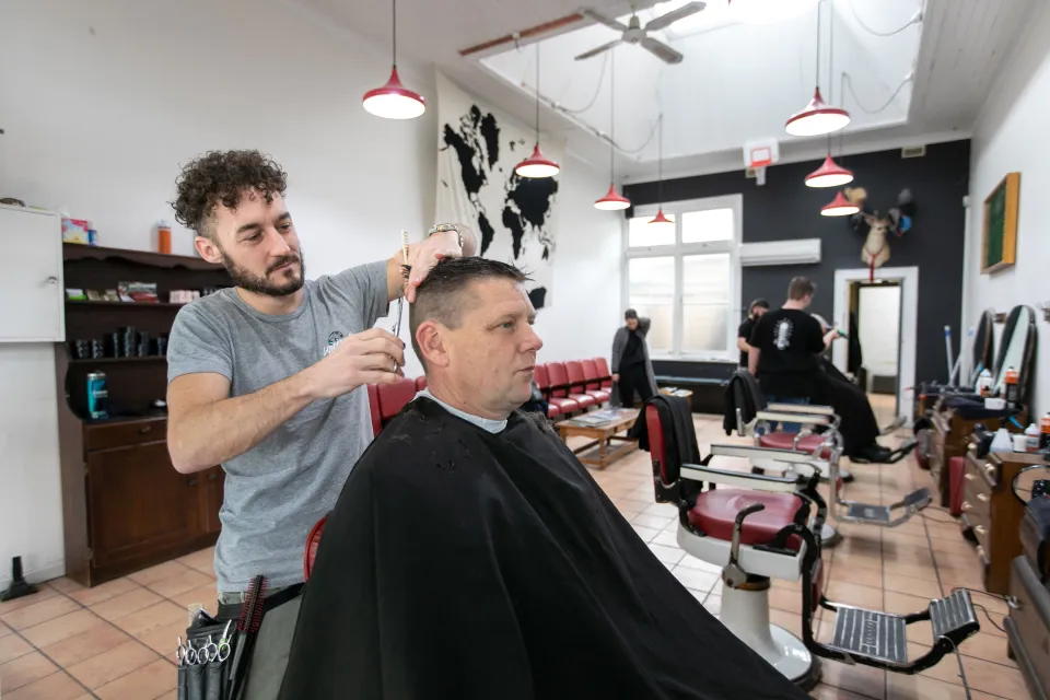 Barber on george barber beauty haircut style 5