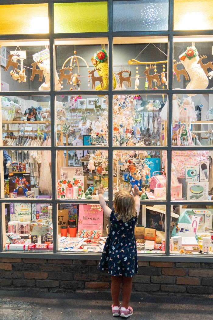 Light Up Launnie 2025 6 min