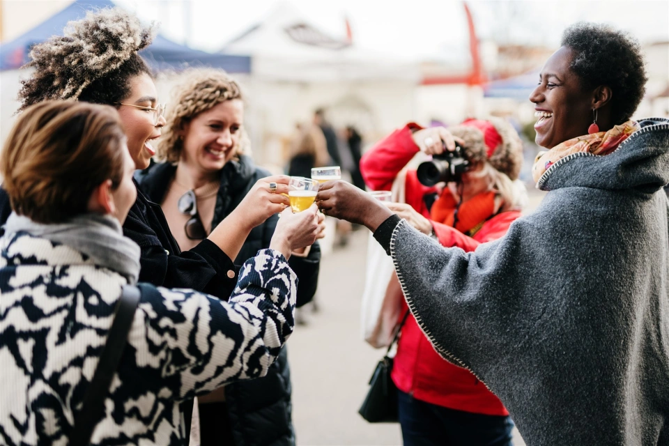 Launnie Harvest Market 42