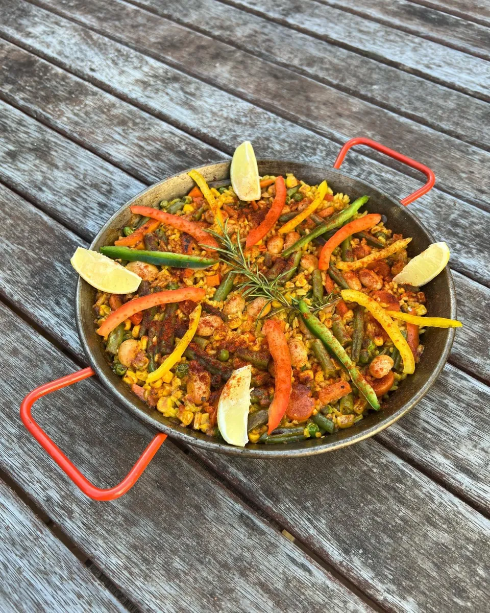 350852402 593437619554132 1354484902335255913 n