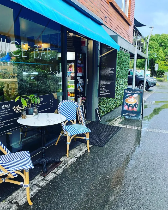 Juicebarfiftyfiv FB 22 12 004