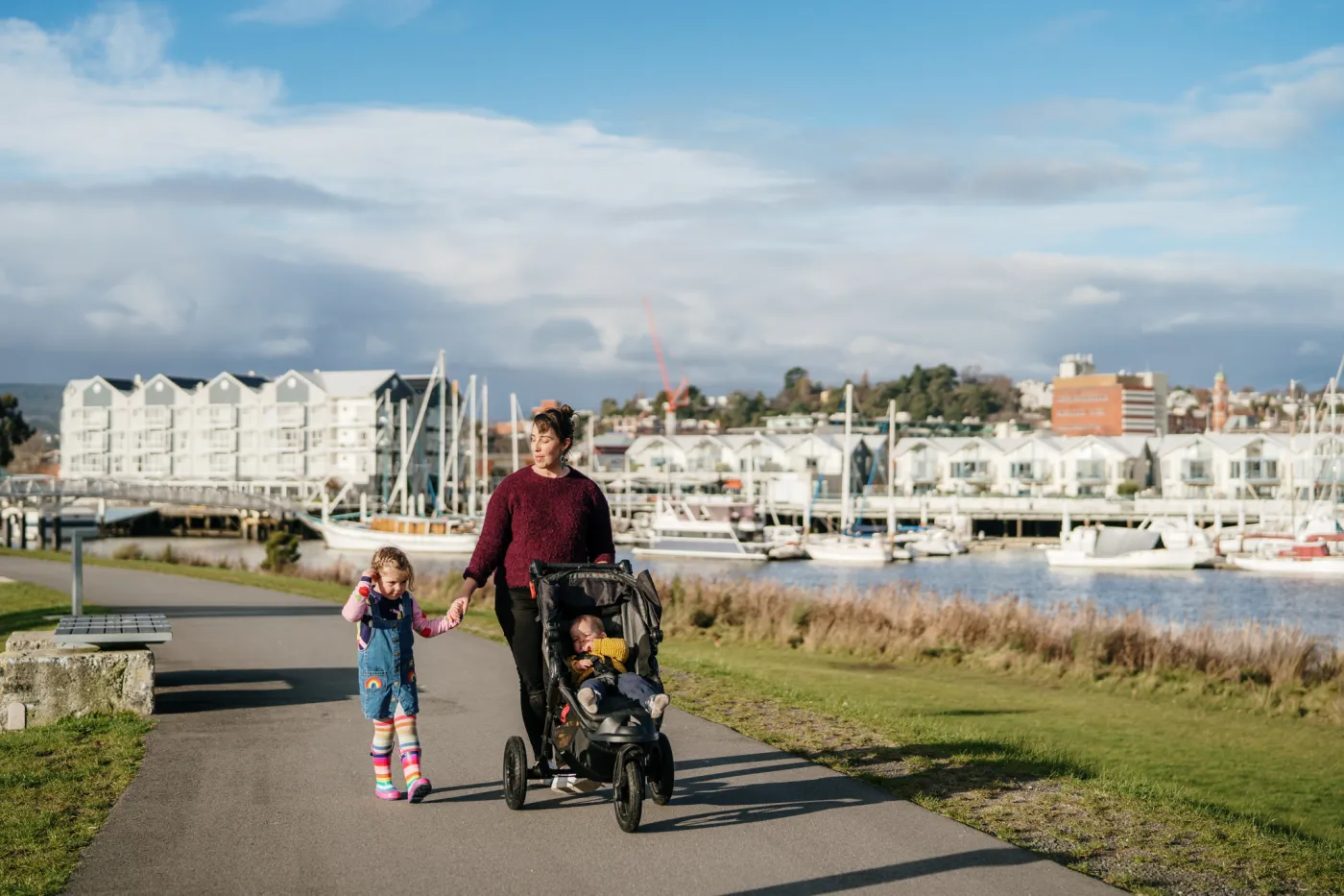 182710 launnie people 43