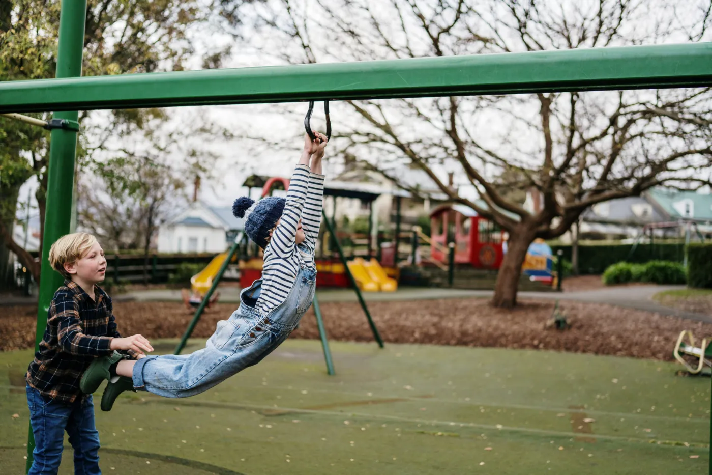 182721 launnie people 107