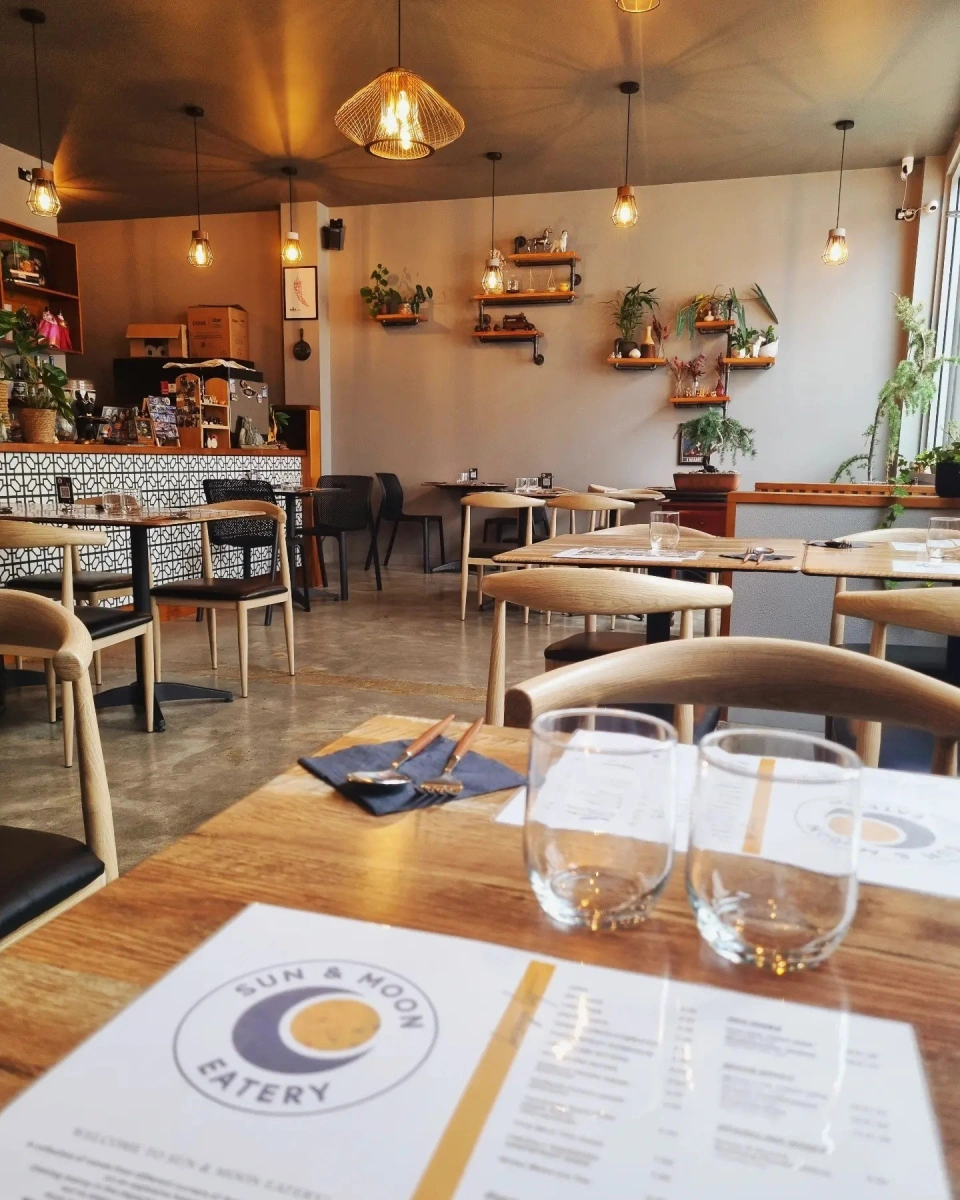 Sunand Moon Eatery 3
