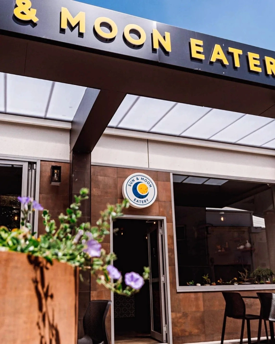 Sunand Moon Eatery 1