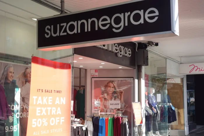 Suzannegrae DC 23 06 001