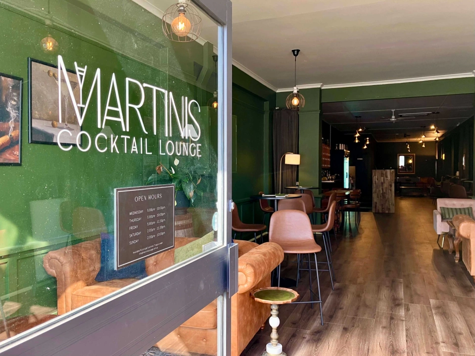 Martinis Lounge 10