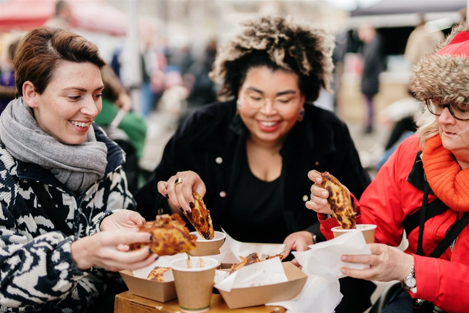 Launnie Harvest Market 34