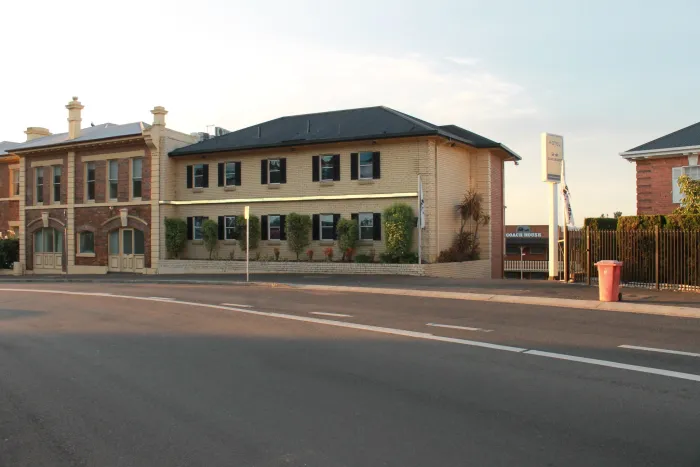 Coach House Launceston FB 22 09 001