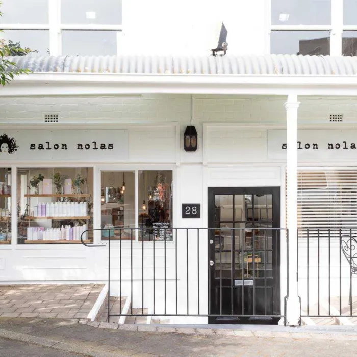 Salon Nolas FB 20 12 001