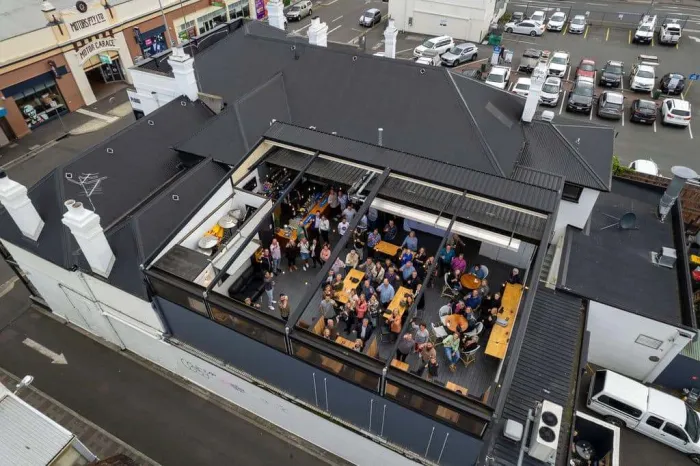 Theploughinn FB 23 01 002